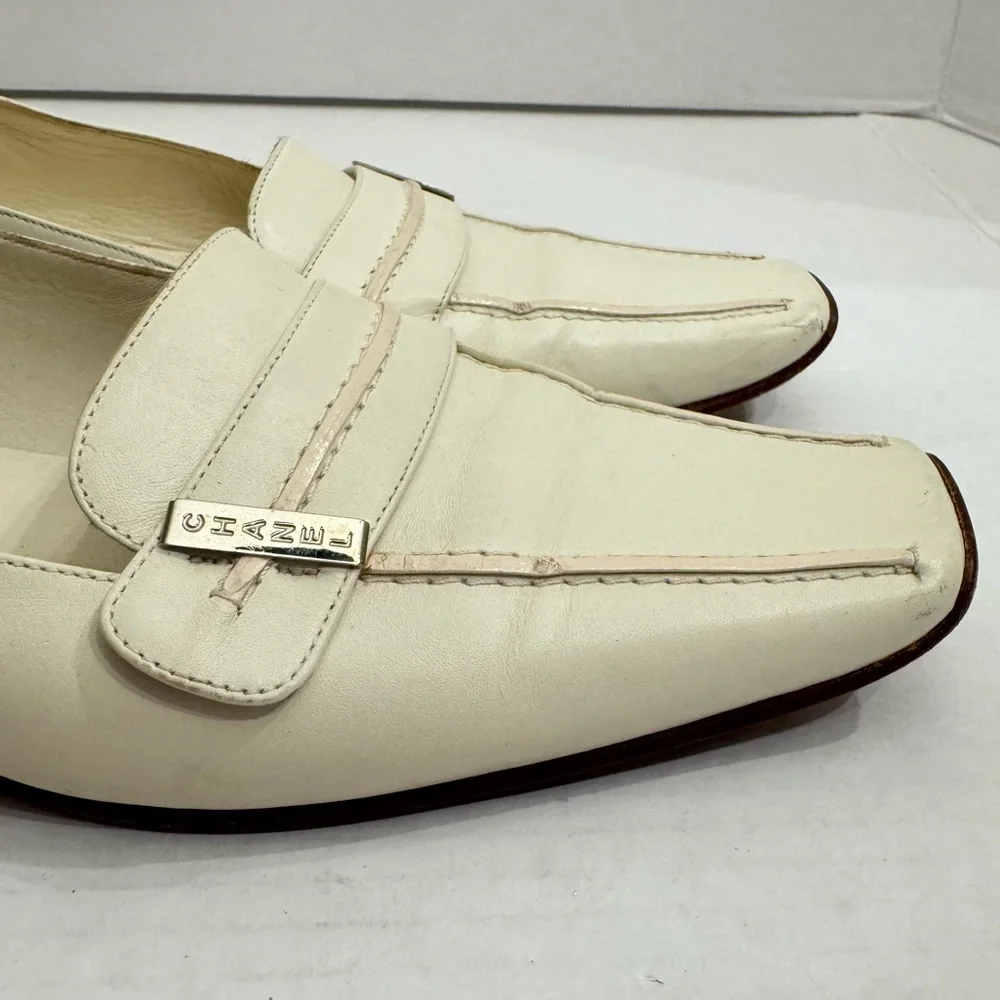 CHANEL Sz 37.5 Off White Calfskin Square Toe Slip on LOAFERS Low Heel Italy LUX